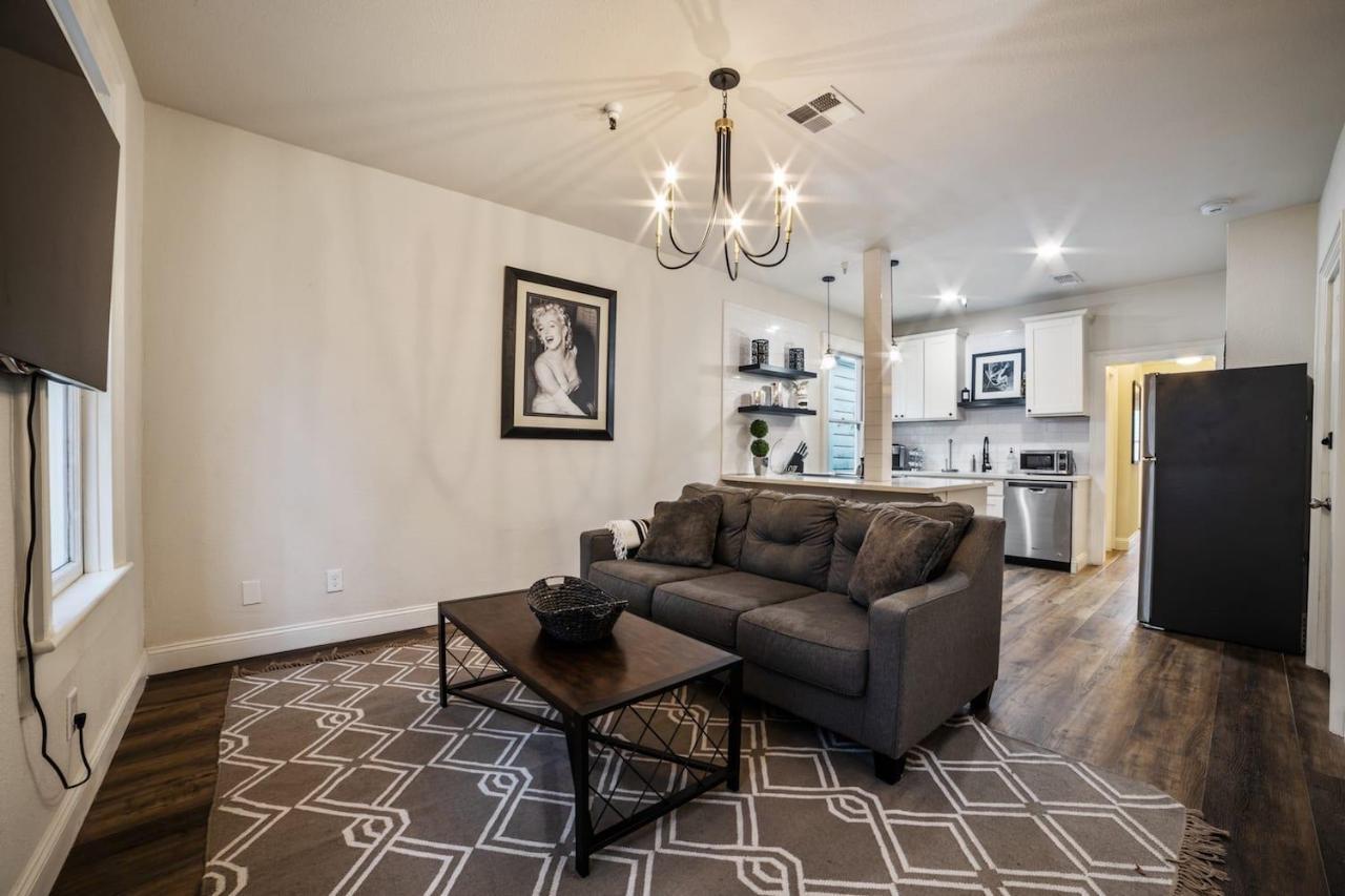 Newly Remodeled Luxurious 2 Bedroom 2Bt In Dt Sacramento *